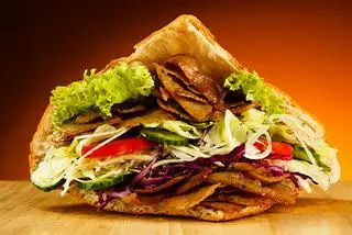 Tam giác đặc biệt - 40.000 ₫ tại Bánh Mì Thổ Nhĩ Kỳ Cúc Em - Lê Quang Định