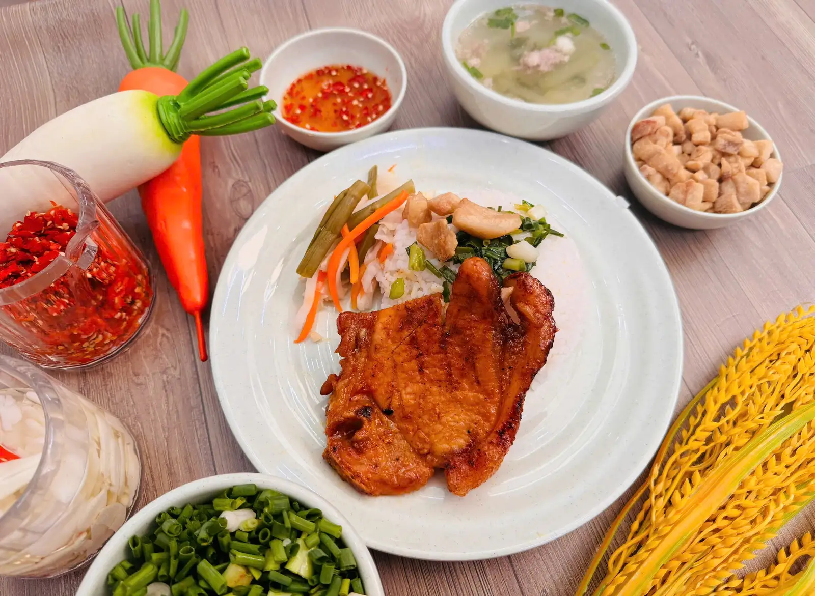 Cơm sườn - 44.000 ₫ tại Cơm Tấm Cao Bồi - Tùng Thiện Vương