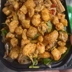 Hình ảnh Bánh tráng trộn sợi tóp mỡ