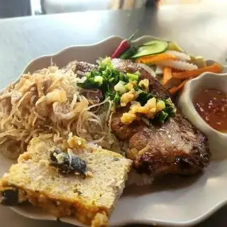 Cơm sườn bì chả - 70.000 ₫ tại Cơm Tấm Thương - Nguyễn Thị Tần