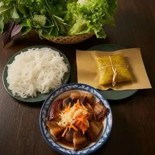 Bún chả đặc biệt - 120.000 ₫ tại Hợp Phố Cổ Bún Chả Hà Nội - Chung Cư Nguyễn Thiện Thuật