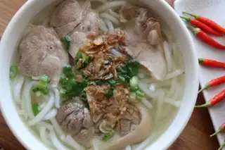 Bánh canh thịt bò viên - 60.000 ₫ tại Hủ Tíu 2Bầu - Phan Đăng Lưu