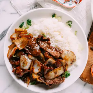 Hình ảnh Cơm bò xào củ hành