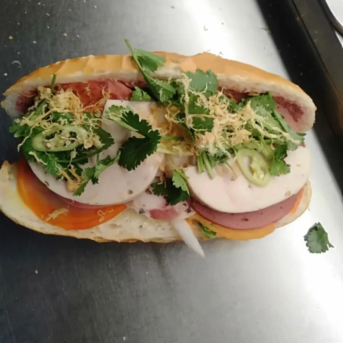 Bánh mì thịt chả đặc biệt - 35.000 ₫ tại Bánh Mì Hà Nội Thanh Bích - Nguyễn Oanh