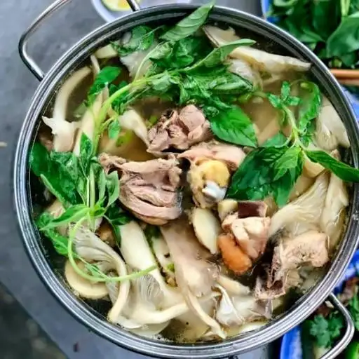 Lẩu gà lá é - 220.000 ₫ tại Con Gà Trống - Lẩu Gà Lá É Phú Yên - Vĩnh Khánh