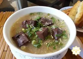 Cháo huyết - 28.000 ₫ tại Cháo Lòng Út - Thái Phiên