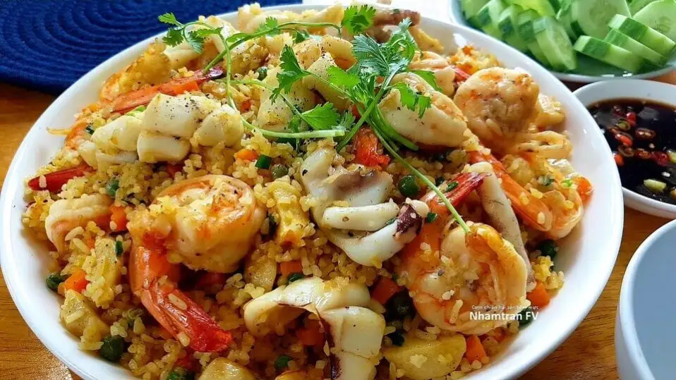 Cơm chiên bò tôm - 90.000 ₫ tại Cơm Gà Dũng Ký - Nguyễn Thông