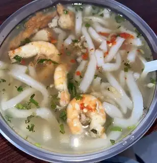 Bánh canh tôm - 40.000 ₫ tại Út Mi - Bánh Canh Thịt Vịt & Bánh Canh Tôm Bột Gạo Xắt - Huỳnh Tấn Phát