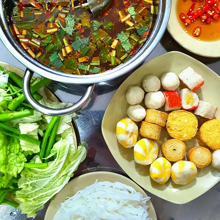 Lẩu topping - 110.000 ₫ tại Quán 107 - Lẩu Cá - Bùi Đình Túy