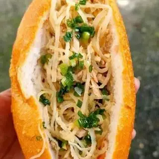 Bánh mì bì xíu mại - 40.000 ₫ tại Bánh Mì, Xôi Mặn & Heo Quay Chú Béo - Cách Mạng Tháng 8