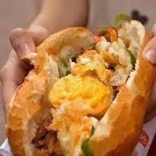 Bánh mì chả cá - 2 trứng - 33.000 ₫ tại Bánh Mì Chả Cá & Trà Sữa Chú Hùng - Lâm Văn Bền