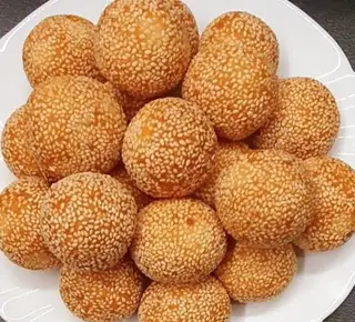 Bánh cam - 8.000 ₫ tại Bánh Tiêu, Chuối Chiên & Bánh Bao Chiên Hà Bình - Trịnh Đình Trọng