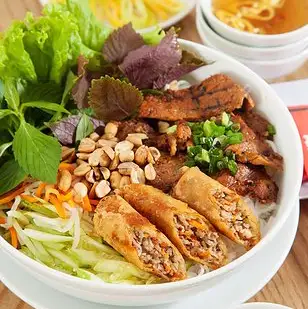 Bún thịt nướng bì chả giò - 30.000 ₫ tại Bánh Mì & Bún Thịt Nướng - Âu Dương Lân