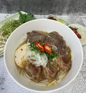 Bún bò nạm - gân - 45.000 ₫ tại Bún Bò, Bún Riêu & Lẩu Đuôi Bò Anh Trọc - Quốc Lộ 13 Cũ