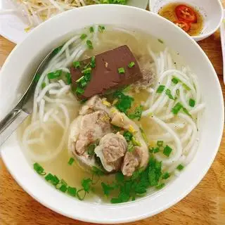 Hình ảnh Bánh canh Trảng Bàng giò móng