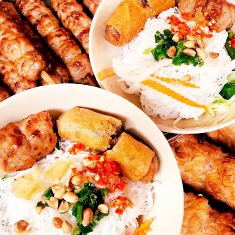 Hình ảnh Bún Thịt Nướng, Bánh Mì Chảo & Mì Trộn Quán Quân - Lê Văn Việt