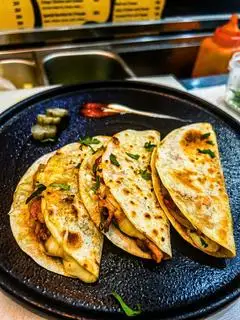 Tacos gà cay - 35.000 ₫ tại Tacos Tý Tẹo - Nguyễn Thị Minh Khai