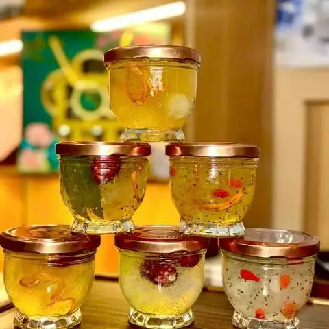 Hình ảnh Yến Chưng Nóng Hai Chị Em - Tôn Đản