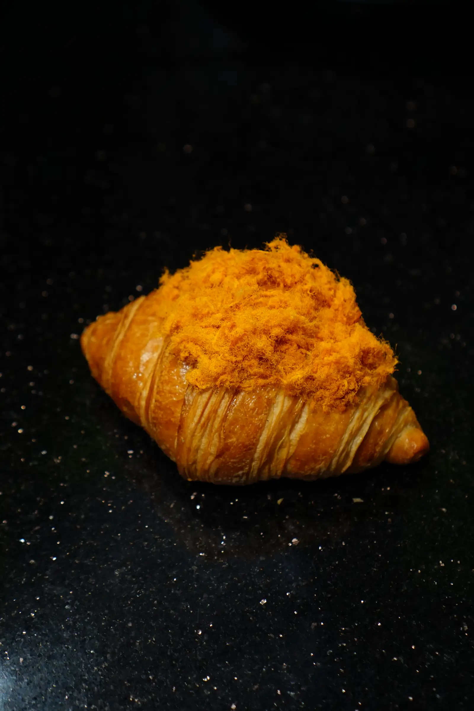 Lava floss croissant - 42.000 ₫ tại Underhood Kafe - Đồng Nai
