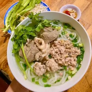 Bánh Canh (Bột Gạo/Lọc) Xương/Giò. - 45.000 ₫ tại Hủ Tiếu & Bún Riêu Cô Hai - Huỳnh Tấn Phát