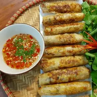 Nem rán - 15.000 ₫ tại Bún Chả A Đức - Hương Vị Hà Nội - Lê Văn Lương