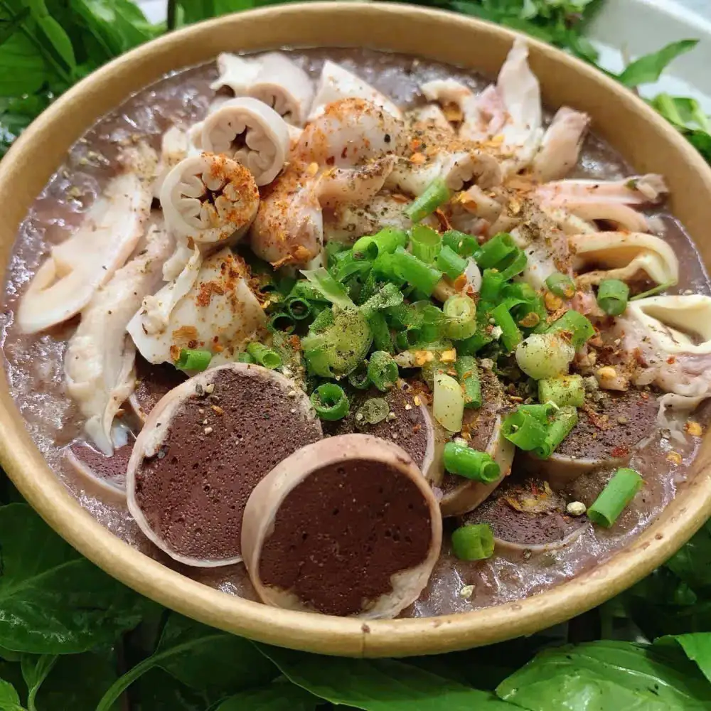 Cháo huyết - 15.000 ₫ tại Cháo Lòng 18 Nam Định - Thăng Long