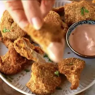 Gà viên thuần chay - Vegan chick’un nuggets - 89.000 ₫ tại GBomb Cuisine Vegan - Thuần Chay - Nguyễn Hữu Cảnh