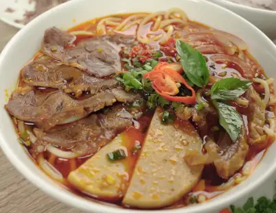 07 - Bún bò nạm bò - chả  - 57.900 ₫ tại Bún Bò Ba Chi - Bún Bò Huế - Huỳnh Tấn Phát