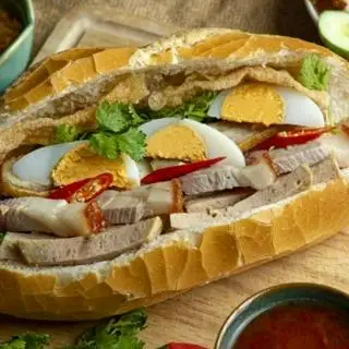 Truyền Thống Bình Định - 32.000 ₫ tại Tiến - Bánh Mì Bình Định & Bánh Cuốn Tây Sơn - Nguyễn Thái Sơn