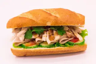 Bánh mì heo quay - 42.000 ₫ tại Bánh Mì PewPew - Đường D5