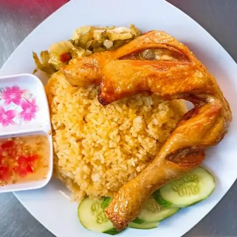 Út Viên - Cơm Gà Xối Mỡ - Đỗ Xuân Hợp - Cơm/Cơm tấm gần bạn