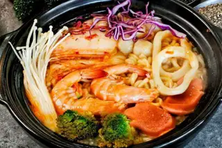 Hình ảnh Mì cay hải sản