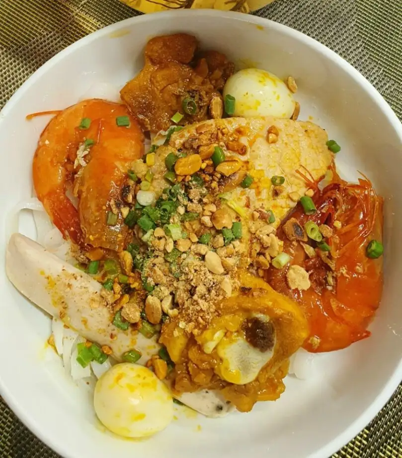 Mì quảng đặc biệt - 72.000 ₫ tại Mì Quảng Bé - Nhất Chi Mai