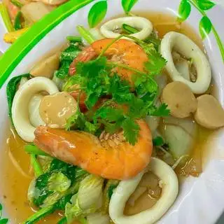 Bún gạo xào hải sản - 78.000 ₫ tại Quán Ăn Tường Ký - Cơm Gà Xối Mỡ & Mì Xào Giòn - Hưng Phú