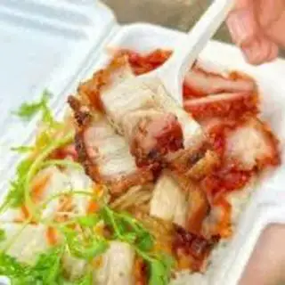 Xôi heo quay - 40.000 ₫ tại Bánh Mì Hà Nội Tuyết Nhi - Lãnh Binh Thăng