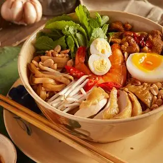 Mì quảng thập cẩm - 54.000 ₫ tại O Quyên - Bún Bò & Mì Quảng - Nguyễn Oanh