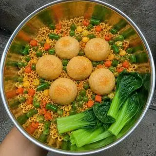 Hình ảnh Mì trộn Indomie cá viên
