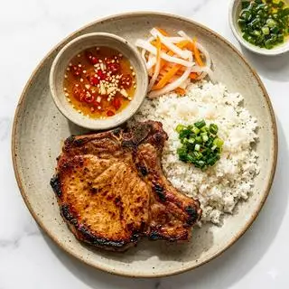 Cơm tấm sườn - 35.000 ₫ tại Đặc Sản Nha Trang - Nem Nướng, Bún Bò Huế & Bún Sứa Chả Cá - Sư Vạn Hạnh