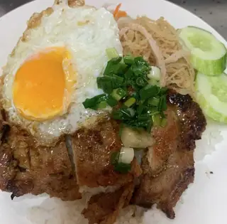 Hình ảnh Cơm sườn ốp la