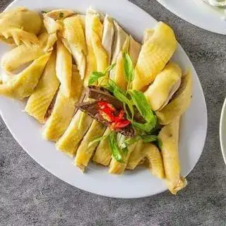 Gà hấp cải xanh nửa con ôm trứng chặt sẵn - 159.000 ₫ tại Gà Hấp Lá É & Gà Ủ Muối 787 - Trường Chinh 