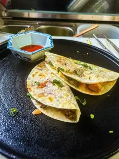 Tacos heo xông khói  - 35.000 ₫ tại Tacos Tý Tẹo - Nguyễn Thị Minh Khai