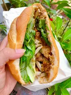 Bánh mì pate bì chả chay - 26.000 ₫ tại Bánh Mì Chay Thanh Lương - Nguyễn Thiện Thuật