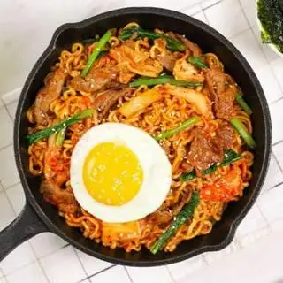Hình ảnh Mì trộn thập cẩm