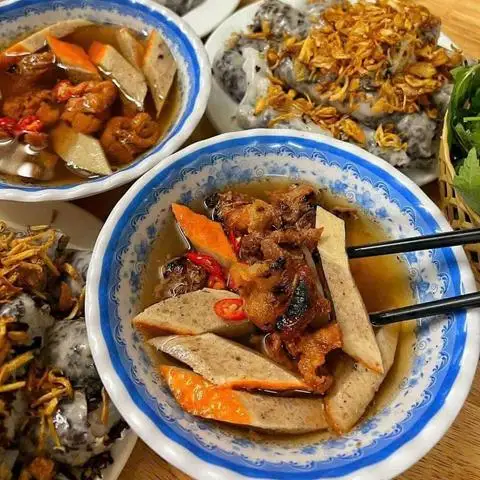 Hình ảnh Bánh Cuốn Nóng, Gà Ác Tần & Bánh Mì - Tôn Thất Tùng