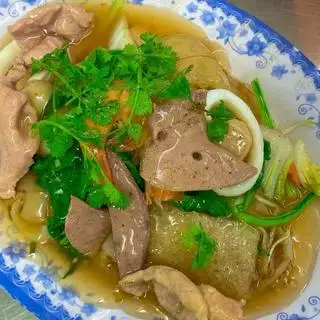 Nui xào bò phi lê cải ngọt - 68.000 ₫ tại Quán Ăn Tường Ký - Cơm Gà Xối Mỡ & Mì Xào Giòn - Hưng Phú