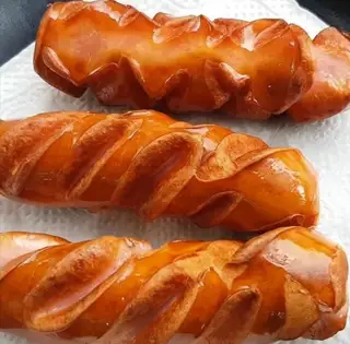 Xúc xích Đức chiên - 15.000 ₫ tại Mr.Thịnh Khoai Lang Lắc & Gà Rán - Sư Vạn Hạnh