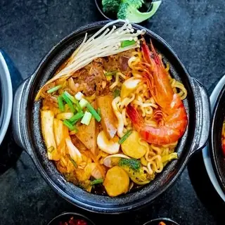 Mì cay đặc biệt - 99.000 ₫ tại Mì Cay Đêm Bé Nhi - Nguyễn Thái Sơn