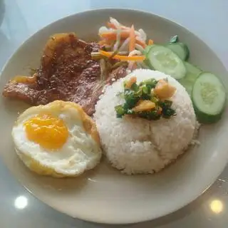 Hình ảnh Cơm sườn ốp la