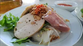 Bánh ướt nem - 33.000 ₫ tại Bánh Ướt Cô Ba - Linh Đông