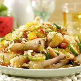 Hình ảnh Chân gà có xương sả tắc